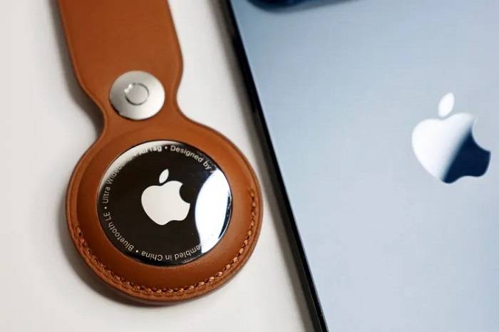 Comparing AirTag with Other Tracking Devices 1